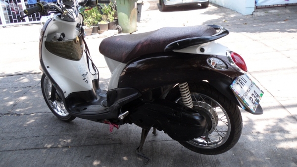 ขาย FINO รถสตาร์ทติด ขับได้ แต่เครื่องดังนิดหน่อย ถูกๆ ราคาต่อรองได้