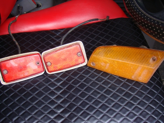 ขายคิ้ว/ข้างประตู/ไฟเลี้ยวข้าง/แผงหลัง BMW E21 สองประตู ขายคิ้ว/ข้างประตู/ไฟเลี้ยวข้าง/แผงหลัง BMW E21 สองประตู