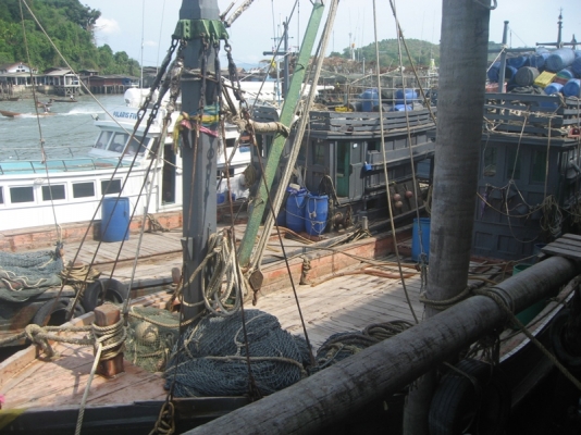 ขายเรืออวนลาก 2 ลำ