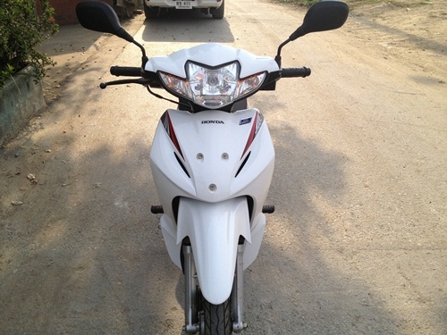 ขายhonda wave110i สีขาวเเดง ปี2555 ขายhonda wave110i สีขาวเเดง ปี2555