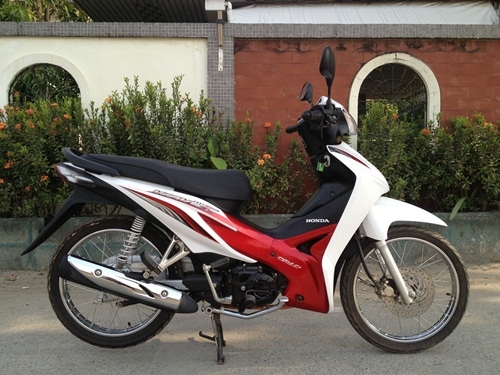 ขายhonda wave110i สีขาวเเดง ปี2555 ขายhonda wave110i สีขาวเเดง ปี2555
