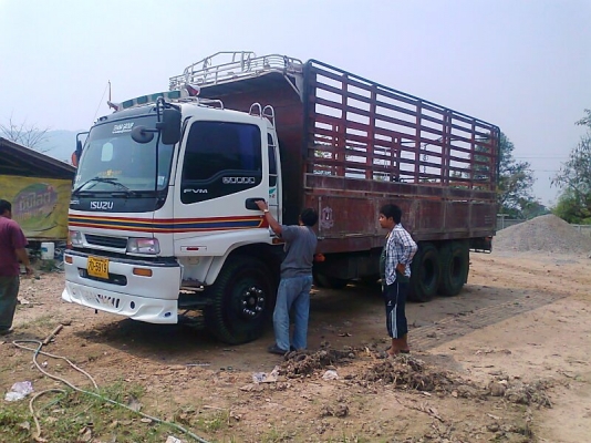 ขายด่วน..รถสิบล้อ ISUZU FVM 200 hp ยูโร 2 รถปี 47 รถสวย สภาพใหม่ ตลอดคัน เครื่องแรง เกียร์เงียบ ประหยัดน้ำมัน สุดคุ้ม.