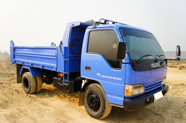 ขาย รถดั้ม ISUZU NPR 130 แรงม้าดั้ม สามมิตร