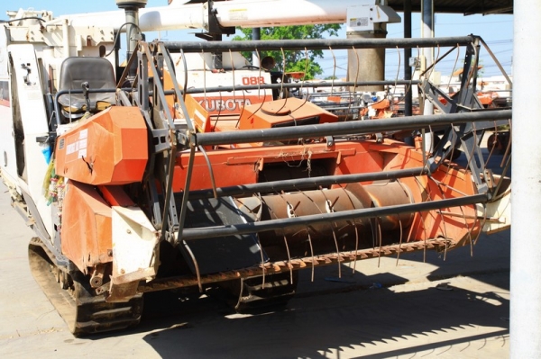 รถเกี่ยว DC-68G