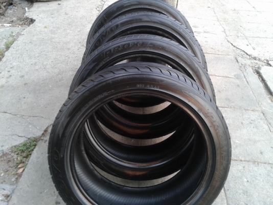 ยาง TOYO Made in Japan 225.45.18 ปี 3409 เหลือ 1 คู่ ยาง TOYO Made in Japan 225.45.18 ปี 3409 เหลือ 1 คู่
