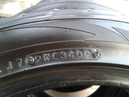 ยาง TOYO Made in Japan 225.45.18 ปี 3409 เหลือ 1 คู่ ยาง TOYO Made in Japan 225.45.18 ปี 3409 เหลือ 1 คู่