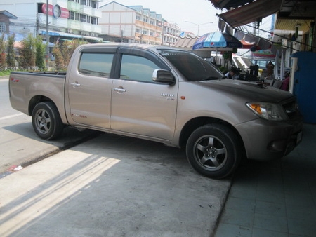 ขาย SKYLINE GTR พร้อมยาง 225-60-16 ปี10