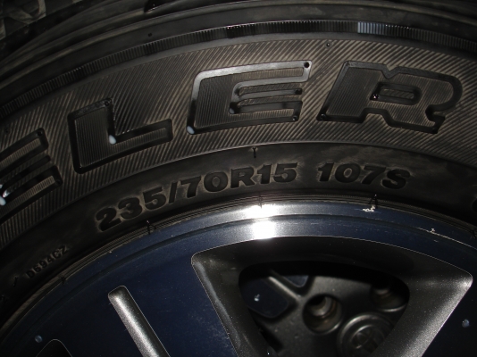 ล้อ vigo 5 รู พร้อมยาง bridgestone A/T 235/70/15