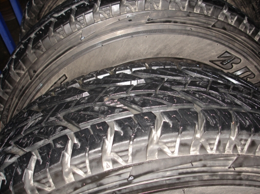 ล้อ vigo 5 รู พร้อมยาง bridgestone A/T 235/70/15