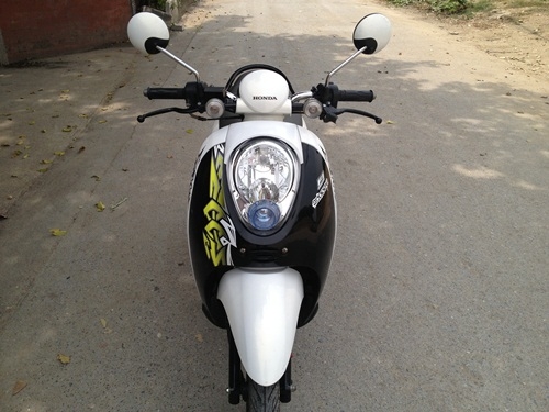 ขายscoopy-iสีขาวดำ ปี2554