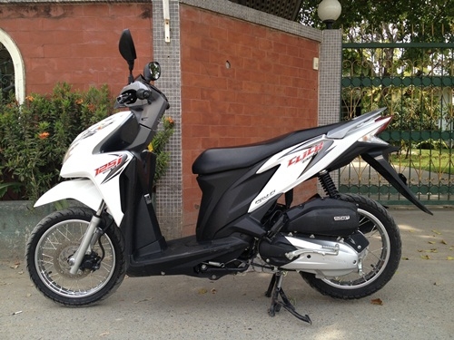 ขายhonda click125i สีขาวเทา ปี2555