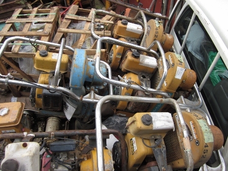 ขาย-เครื่องตบดินแบบจิงโจ้ ตบกระโดด มีหลายตัว ราคาตัวละ 6,800-16,000 บาท