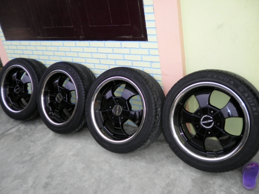 แม็ก18พร้อมยาง6รู ยางKENDA235/45/18 ปี11 รับเทินร์นะคับ