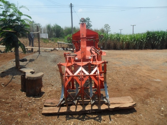 ขายแล้ว...เครื่องคีบอ้อย เค.เค.เกษตรกลการ บ้านโป่ง ใส่คูโบต้า M9540