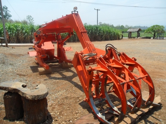 ขายแล้ว...เครื่องคีบอ้อย เค.เค.เกษตรกลการ บ้านโป่ง ใส่คูโบต้า M9540