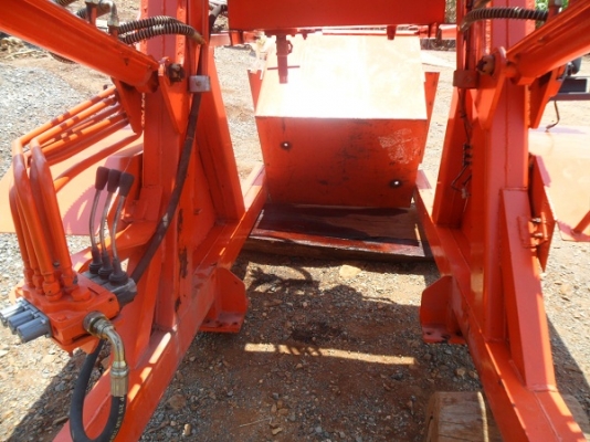 ขายแล้ว...เครื่องคีบอ้อย เค.เค.เกษตรกลการ บ้านโป่ง ใส่คูโบต้า M9540