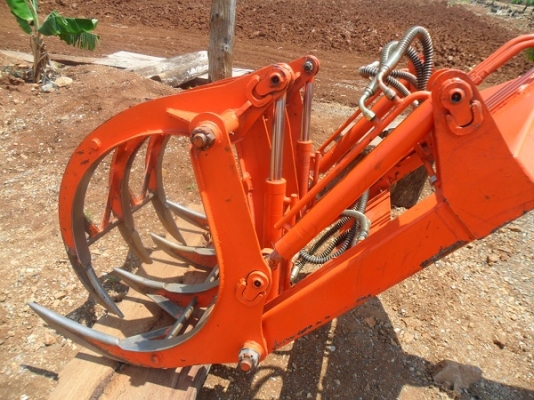 ขายแล้ว...เครื่องคีบอ้อย เค.เค.เกษตรกลการ บ้านโป่ง ใส่คูโบต้า M9540