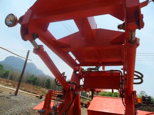 ขายแล้ว...เครื่องคีบอ้อย เค.เค.เกษตรกลการ บ้านโป่ง ใส่คูโบต้า M9540