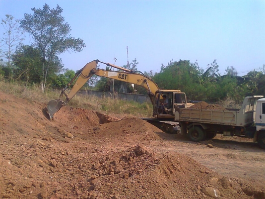 ขายด่วน..รถแบคโฮ CAT 320 V2 แรงขุดดี เดินแรง ทำงานไว ได้งานมาก เครื่องดี ประหยัดน้ำมันสุดคุ้ม รถสวย มีทะเบียนครบ.