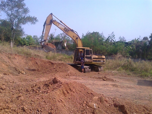 ขายด่วน..รถแบคโฮ CAT 320 V2 แรงขุดดี เดินแรง ทำงานไว ได้งานมาก เครื่องดี ประหยัดน้ำมันสุดคุ้ม รถสวย มีทะเบียนครบ.