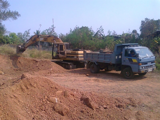 ขายด่วน..รถแบคโฮ CAT 320 V2 แรงขุดดี เดินแรง ทำงานไว ได้งานมาก เครื่องดี ประหยัดน้ำมันสุดคุ้ม รถสวย มีทะเบียนครบ.