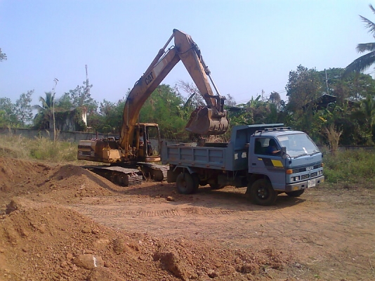 ขายด่วน..รถแบคโฮ CAT 320 V2 แรงขุดดี เดินแรง ทำงานไว ได้งานมาก เครื่องดี ประหยัดน้ำมันสุดคุ้ม รถสวย มีทะเบียนครบ.