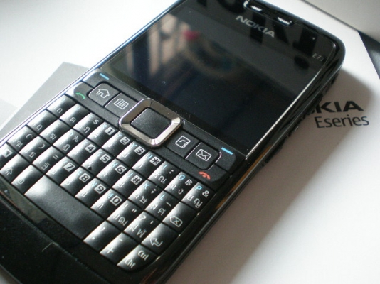 ขาย โทรศัพท์มือถือ Nokia E71 ขาย โทรศัพท์มือถือ Nokia E71