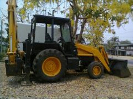 รถตักหน้าขุดหลัง ยี่ห้อ JCB ระบบไฟฟ้าทั้งคัน//ติดต่อเจ้าของโดยตรง คุณวลิต โทร.084-015-8066