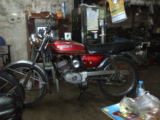 ขายรถเดิมๆสวยคลาสสิคเก่าเก็บมีทะเบียนรถวิ่งได้