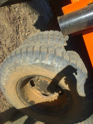 ขายสิบล้อหางปลา   UD   ขึ้นแบรกโฮ320ได้