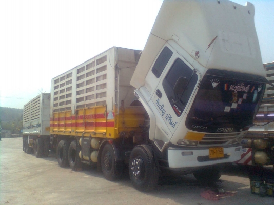 isuzu 320 พร้อมก็าซ NGV 10 ถัง คอกเกษตร  24 ล้อ