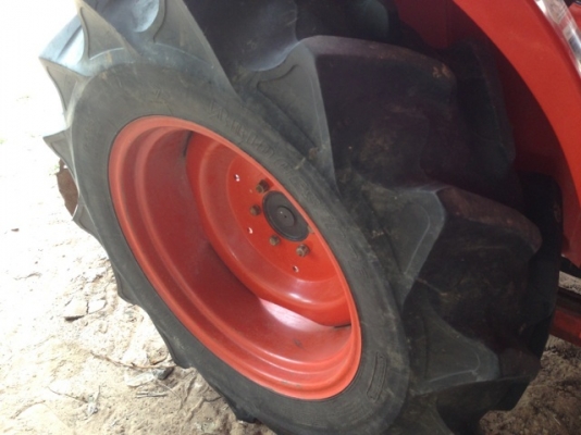 KUBOTA L3608 - 2 เพลา ใช้้งาน 1,687 ชม. อุปกรณ์มีให้ครบพร้อม มีใบมีดดันหน้า ผานพรวนดิน 6 รถสภาพสวยมากเครื่องแห้งดีไม่มีเยิ้มเลย ช่วงล่างยางดีหน้าหลังประมาณ 70\% พร้อมใช้งาน เอกสารทะเบียนครบพร้อมโอนได้เลยครับ KUBOTA L3608 - 2 เพลา ใช้้งาน 1,687 ชม. อุปกรณ์มีให้ครบพร้อม มีใบมีดดันหน้า ผานพรวนดิน 6 รถสภาพสวยมากเครื่องแห้งดีไม่มีเยิ้มเลย ช่วงล่างยางดีหน้าหลังประมาณ 70\% พร้อมใช้งาน เอกสารทะเบียนครบพร้อมโอนได้เลยครับ
