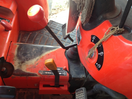 KUBOTA L3608 - 2 เพลา ใช้้งาน 1,687 ชม. อุปกรณ์มีให้ครบพร้อม มีใบมีดดันหน้า ผานพรวนดิน 6 รถสภาพสวยมากเครื่องแห้งดีไม่มีเยิ้มเลย ช่วงล่างยางดีหน้าหลังประมาณ 70\% พร้อมใช้งาน เอกสารทะเบียนครบพร้อมโอนได้เลยครับ KUBOTA L3608 - 2 เพลา ใช้้งาน 1,687 ชม. อุปกรณ์มีให้ครบพร้อม มีใบมีดดันหน้า ผานพรวนดิน 6 รถสภาพสวยมากเครื่องแห้งดีไม่มีเยิ้มเลย ช่วงล่างยางดีหน้าหลังประมาณ 70\% พร้อมใช้งาน เอกสารทะเบียนครบพร้อมโอนได้เลยครับ