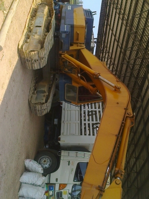 ขายแบคโฮ  โคมัสสุ  200-2สภาพสวย  แอร์เย็น