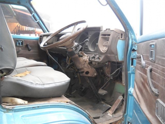 ขายหกล้อ ISUZU KS 110 ฝาขาว