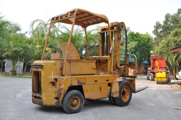 ขายFORKLIFT KOMATSU FG25 งากระดกสภาพเดิมๆจากญี่ปุ่น ขาย75,000 เท่านั้น