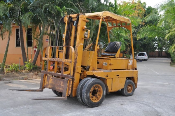 ขายFORKLIFT KOMATSU FG25 งากระดกสภาพเดิมๆจากญี่ปุ่น ขาย75,000 เท่านั้น