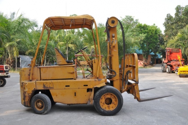 ขายFORKLIFT KOMATSU FG25 งากระดกสภาพเดิมๆจากญี่ปุ่น ขาย75,000 เท่านั้น