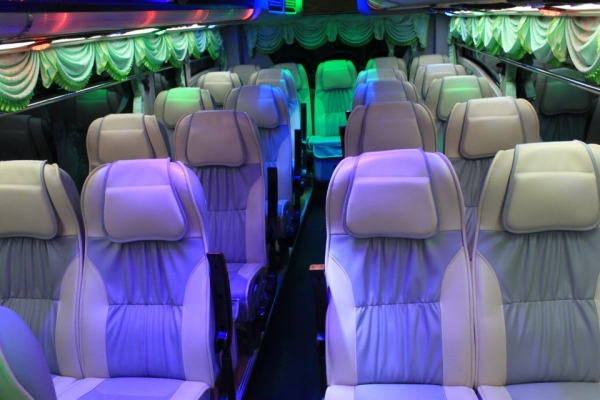 บริการให้เช่ารถบัส รถตู้