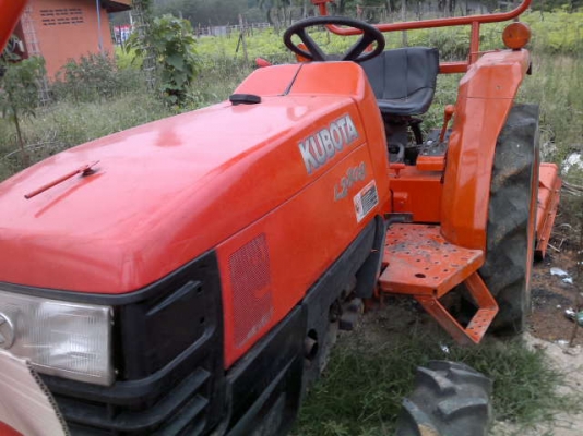 รถไถ่ คูโบต้า  1300  กว่า ซม.  สนใจติดต่อ 081 - 6079515