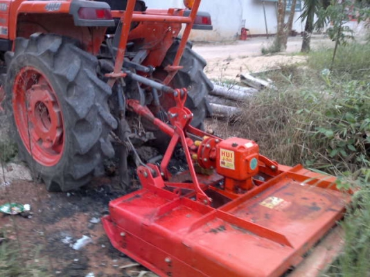 รถไถ่ คูโบต้า  1300  กว่า ซม.  สนใจติดต่อ 081 - 6079515