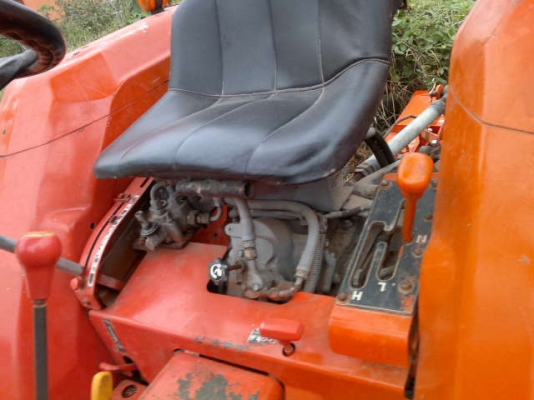 รถไถ่ คูโบต้า  1300  กว่า ซม.  สนใจติดต่อ 081 - 6079515