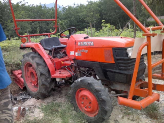 รถไถ่ คูโบต้า  1300  กว่า ซม.  สนใจติดต่อ 081 - 6079515