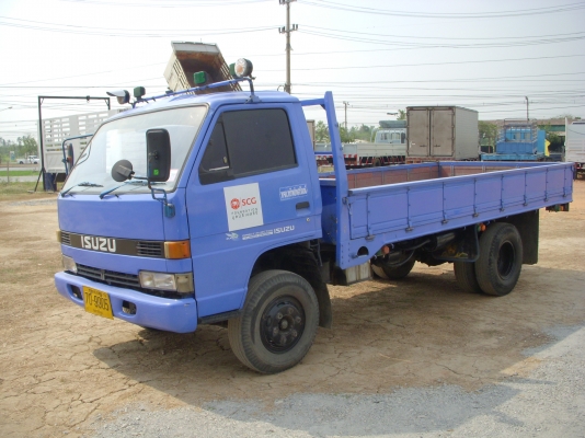 6ล้อ NPR 120HPยาว4.30ม.**รถห้าง** 6ล้อ NPR 120HPยาว4.30ม.**รถห้าง**