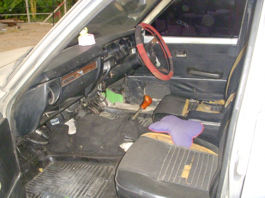 รถเก๋งมิตซูคลาสสิก**22000บาท** รถเก๋งมิตซูคลาสสิก**22000บาท**