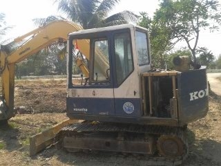 ขายแบคโฮ Komatsu รุ่น6