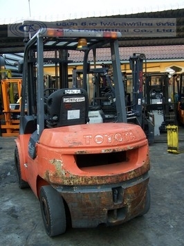 ( คันที่ 1 ) ขาย รถ โฟล์คลิฟท์ TOYOTA รุ่น 7-FD30