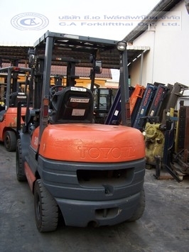 ขาย รถ โฟล์คลิฟท์ TOYOTA รุ่น 6-FD30