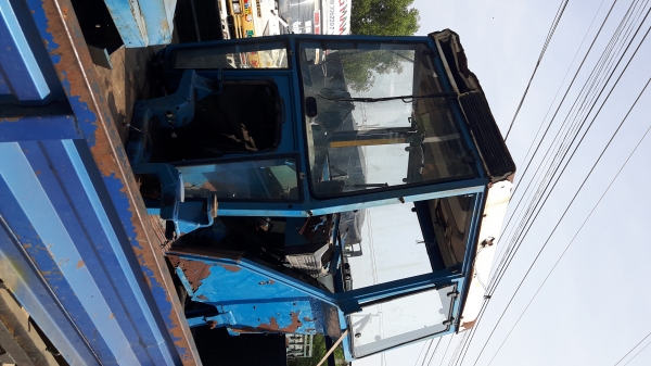 ขายครับ ตู้เหลี่ยมเก่านอก ตามสภาพ ของครบ กระจกครบ