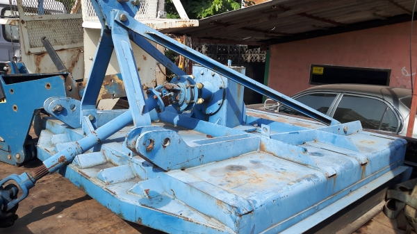 ขายครับ เครื่องตัดหญ้า เก็บเก่ายังไม่เคยใช้งาน